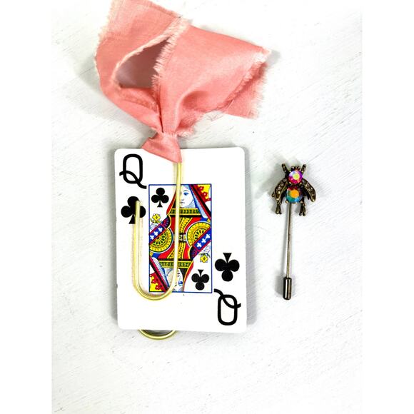 Vintage  Bumble Bee Pin and  ribbon playing Card Bookmark set - Picture 1 of 7